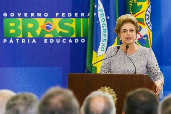 Imagem de Dilma: “O que está em curso é um golpe contra a democracia. Eu jamais renunciarei”
