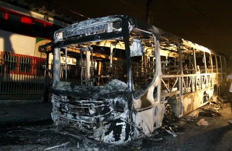 Imagem de Ataques a ônibus subiram mais de 690% nos últimos dois anos