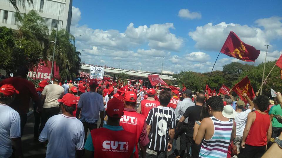Imagem de Acampamento Brasília: Onda vermelha toma a capital federal