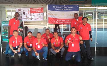 Imagem de RJ: Aeroviários  realizam Campanha de sindicalização no Aeroporto Tom Jobim