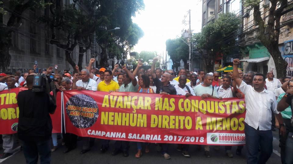 Imagem de Bahia: Sem avanço na Campanha Salarial, rodoviários aprovam estado de greve 