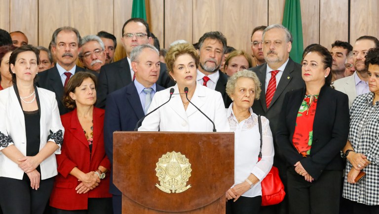 Imagem de Após afastamento Dilma alerta “Jamais desistirei de lutar”