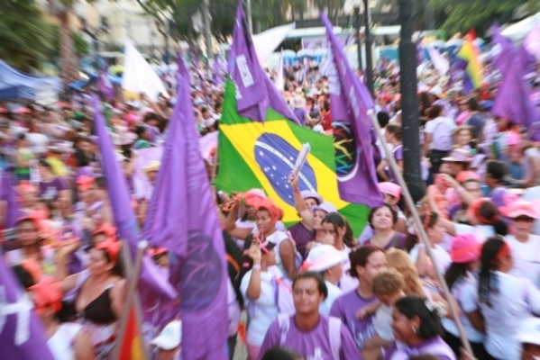 Imagem de Em nota, mulheres trabalhadoras repudiam sexismo contra Dilma