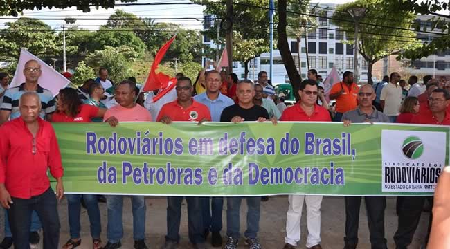 Imagem de #Dia13DiadeLuta Bahia: Rodoviários saem às ruas em defesa da Petrobras e do Brasil 