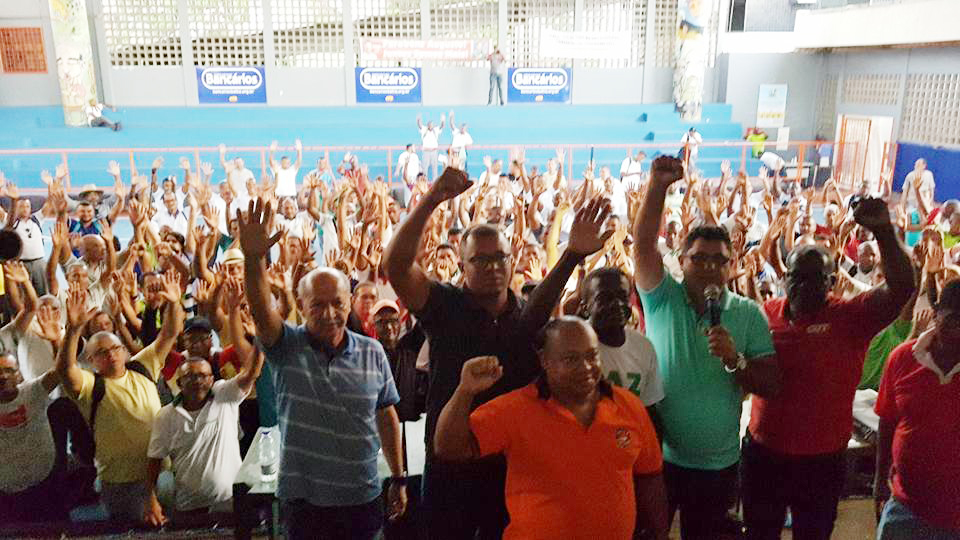 Imagem de Bahia: Sem avanço na Campanha Salarial, rodoviários aprovam Estado de Greve