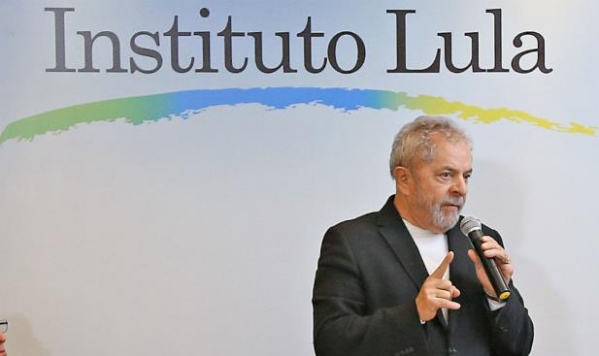 Imagem de Lula aciona STF para rever o impedimento de sua nomeação como ministro 