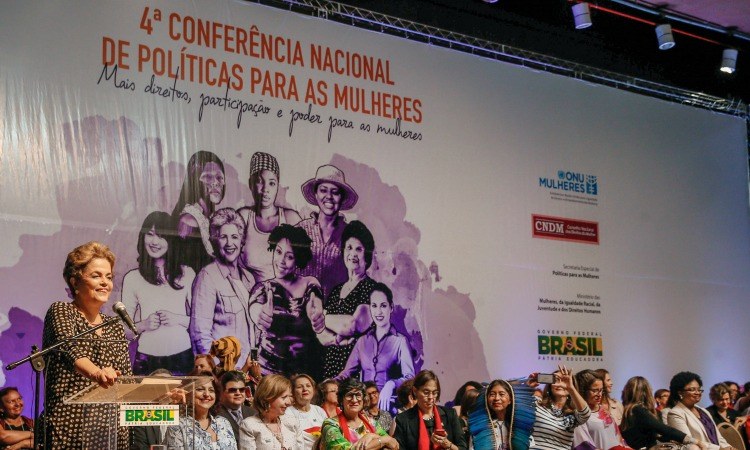 Imagem de Dilma: “Estou cansada de traidores, mas não de lutar”