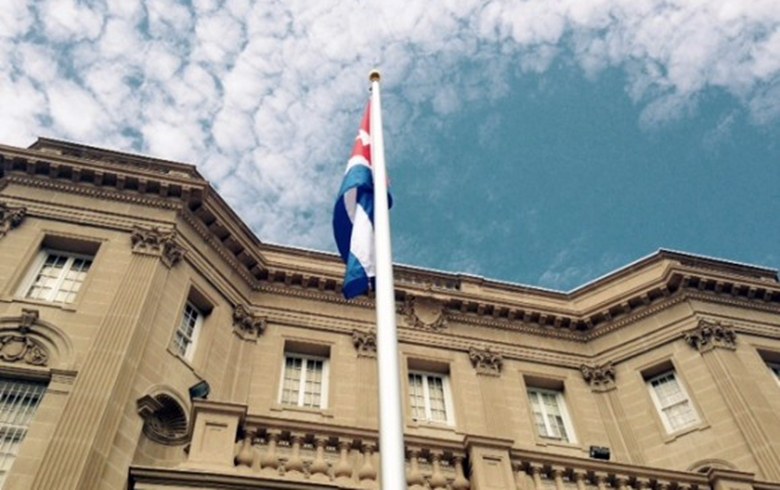 Imagem de Ato histórico: Bandeira de Cuba é hasteada em Washington