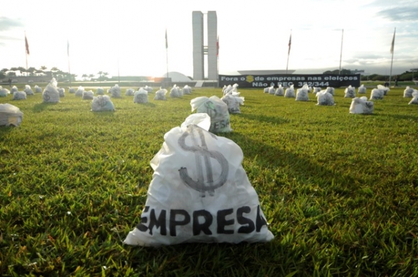 Imagem de Brasília: Ato no Congresso pede fim de verba empresarial nas eleições