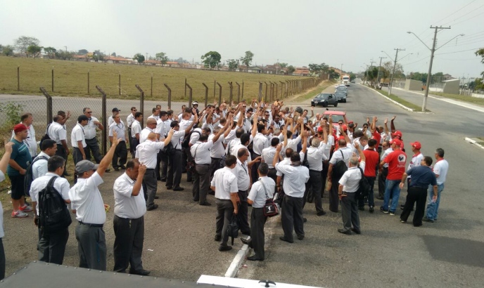 Imagem de Taubaté: Motoristas e cobradores encerram greve  