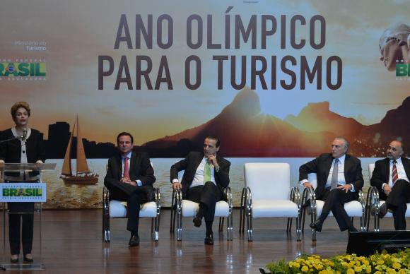 Imagem de Dilma afirma que o país tem todas as condições para superar dificuldades econômicas