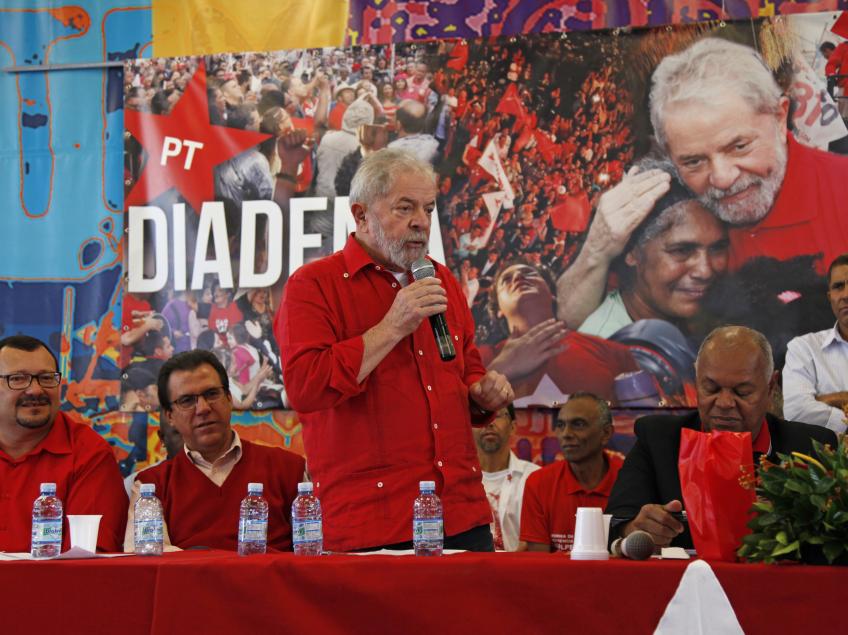 Imagem de Lula: “Onde estão as panelas e a indignação dos que apoiaram o golpe no Brasil?”

