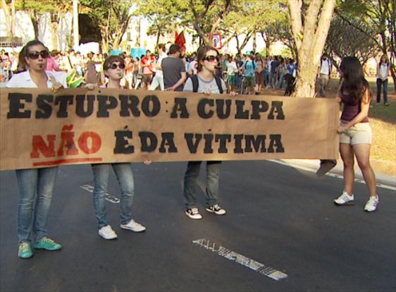 Imagem de Absurdo: Um em cada três brasileiros culpa mulher em casos de estupro, aponta Datafolha 