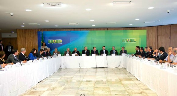 Imagem de Governo cria comissão para discutir reformas na Previdência