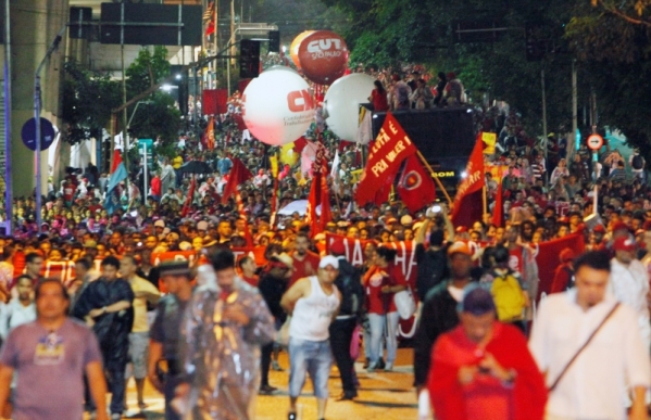 Imagem de SP: Mais de 20 mil vão às ruas cobrar uma reforma política democrática 