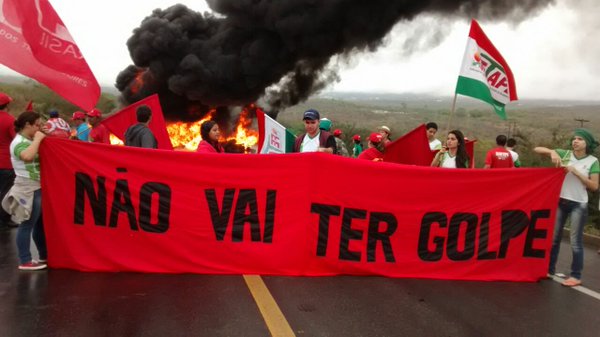 Imagem de #OcupaTudoContraoGolpe: Pernambuco: Manifestantes fazem 