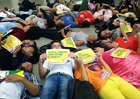 Imagem de Brasília: Contra o golpe, juventude ocupa Senado 