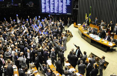 Imagem de PL 4330: Câmara apunhala trabalhadores e vota sim pela terceirização de todos os setores