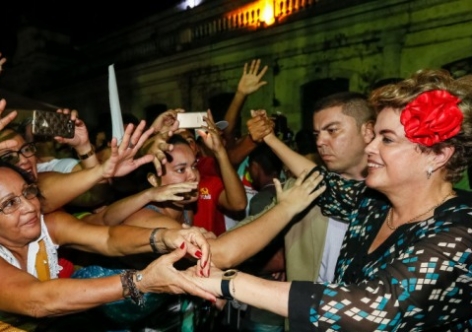 Imagem de Jornada pela democracia: Arrecadação para viagens de Dilma caminha para dobrar a meta