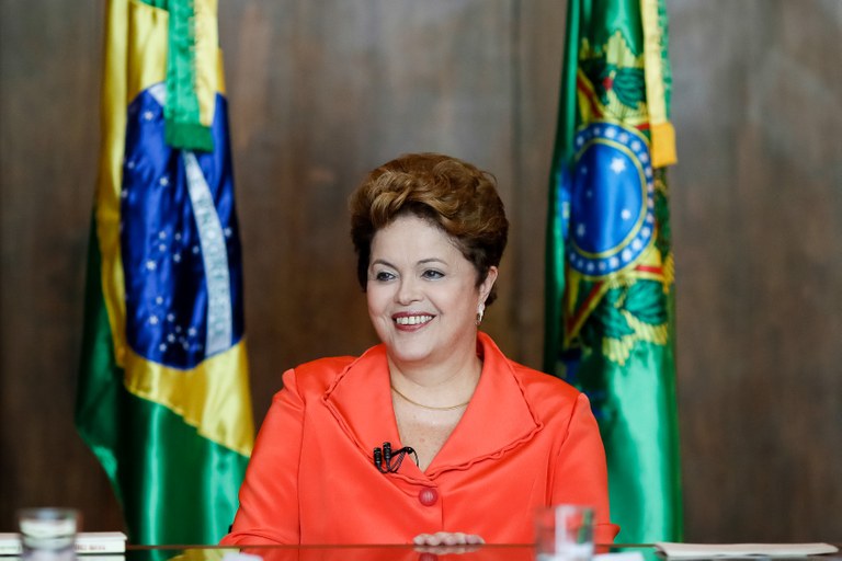 Imagem de Dilma Rousseff é reeleita presidenta do Brasil