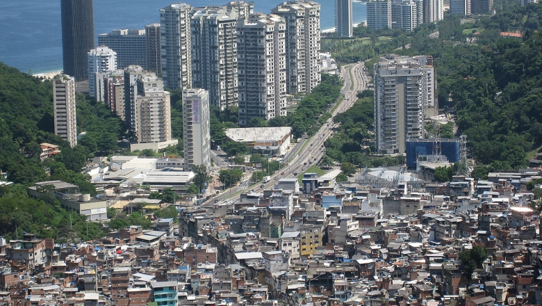 Imagem de IBGE: Com Temer 900 mil pessoas deixaram classes A e B em 2017