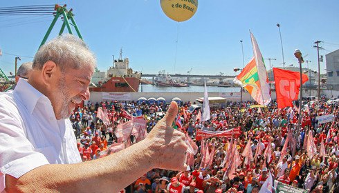 Imagem de Emir Sader: “O golpe não suporta a liderança de Lula”