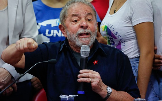 Imagem de Em pronunciamento, Lula repudia “espetáculo de pirotecnia” de Moro