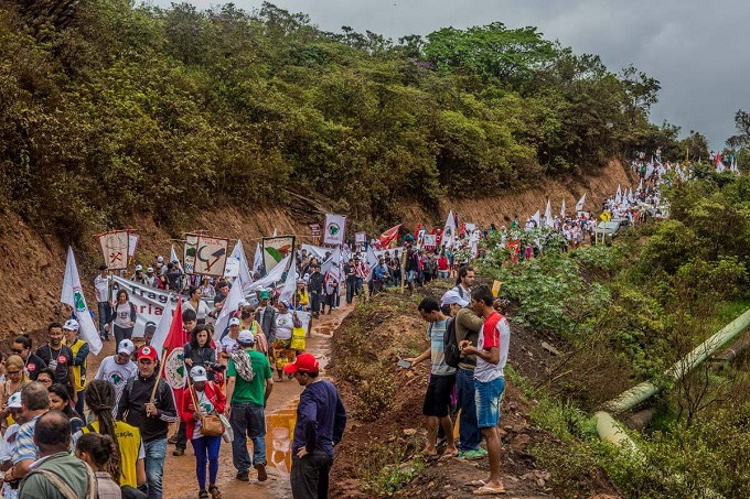 Imagem de Um ano de lama e luta: manifestação em Bento Rodrigues pede justiça