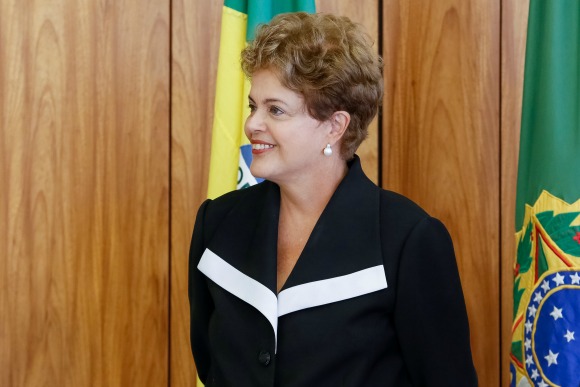 Imagem de Dilma: “Nós temos o direito de manifestar. O que não temos o direito é de ser violentos”