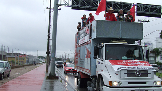 Imagem de Sorocaba: Rodoviários fazem carreata pela revogação das demissões na Coca-Cola 