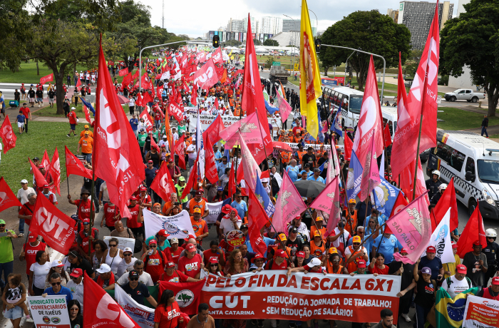 Imagem de Atos por todo o Brasil mobilizam Trabalhadores do Transporte pelo Fim da Escala 6x1 e Redução da Jornada de Trabalho