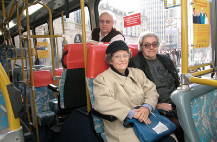 Imagem de Doria e Covas atacam direito de idosos ao retirar isenção da tarifa do transporte
