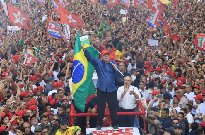 Imagem de A esperança venceu com a energia das ruas e redes para construir o futuro. Obrigado, Lula!