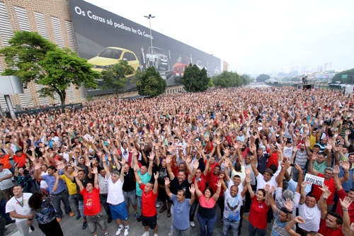 Imagem de Vitória no ABC: Após reversão das demissões, trabalhadores na Volks encerram a greve