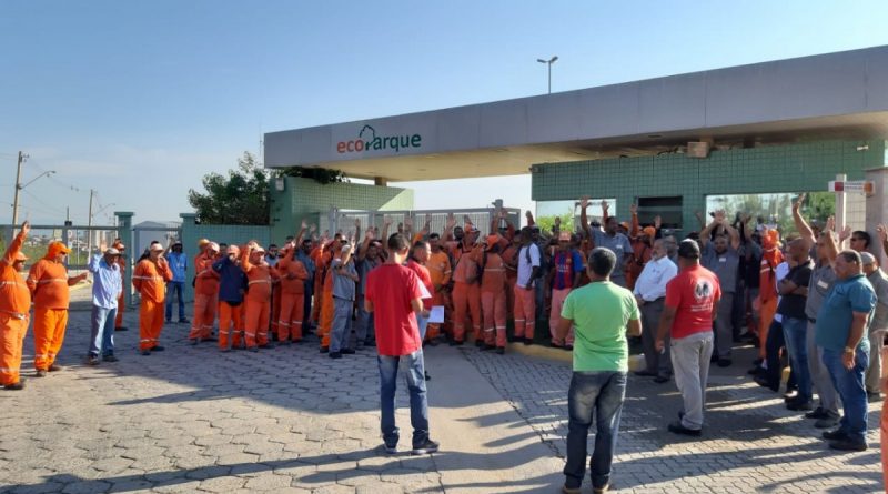 Imagem de Jacareí (SP): trabalhadores na Ambiental cruzam os braços