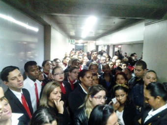 Imagem de Guarulhos: Trabalhadores na Aeropark paralisam atividades 