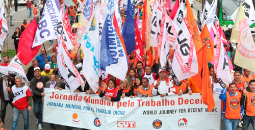 Imagem de Cerca de 1.500 trabalhadores ocupam a Paulista em Ato da Jornada Mundial do Trabalho Decente