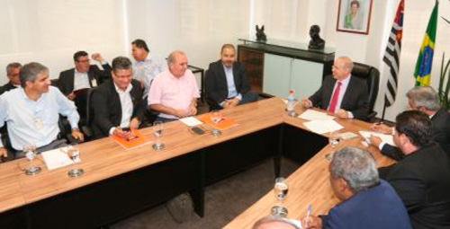 Imagem de CUT e Mantega debatem medidas de proteção 