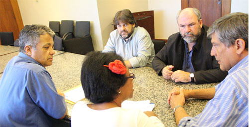 Imagem de FENTAC e sindicatos filiados entregam pauta de reivindicações da Campanha Salarial ao SNEA