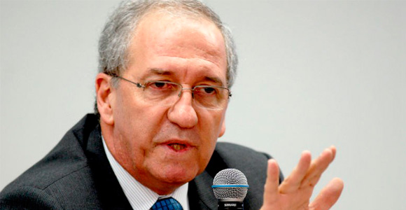 Imagem de Programa dos bancários entrevista Franklin Martins nesta segunda, 3 