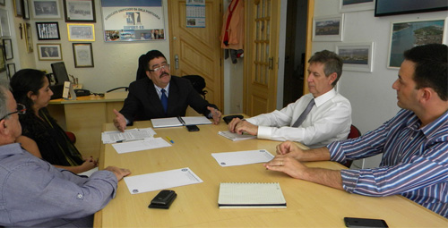 Imagem de FNP debate futuro dos portuários com representantes do Terminal de Contêineres de Paranaguá
