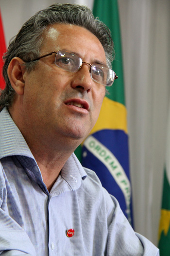 Imagem de Jacy Afonso defende espaços para o fortalecimento da democracia