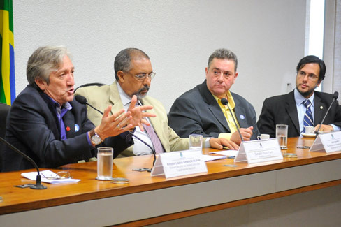 Imagem de Lideranças cobram regulamentação de direitos constitucionais dos trabalhadores 