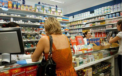 Imagem de Químicos defendem PEC que prevê o fim dos impostos sobre preço de medicamentos 