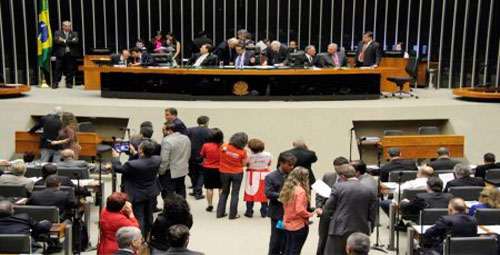 Imagem de CUT exige retirada do projeto da terceirização 