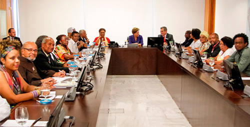 Imagem de CUT e movimentos sociais debatem combate ao racismo com a presidenta Dilma
