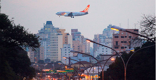 Imagem de Ruído de aviões aumenta risco de derrame e doenças cardíacas