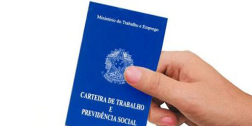 Imagem de 82,4% dos trabalhadores do setor privado têm carteira assinada