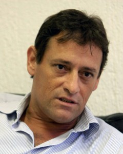 Imagem de É hora de mobilização e a militância deve ir às ruas, diz Artur Henrique.