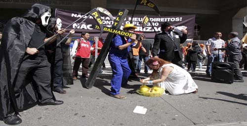 Imagem de Ato da CUT contra o PL 4330 convoca trabalhadores para ocupar Brasília